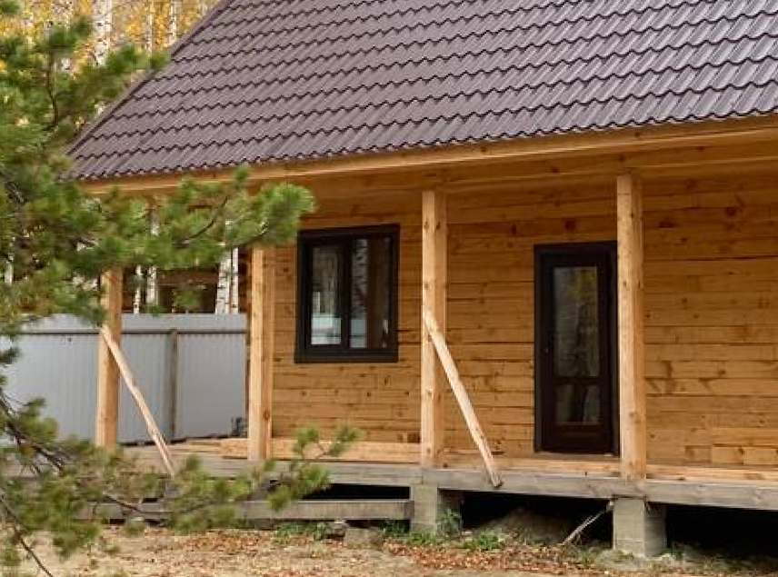 Остекление загородного дома повортно-откидными окнами